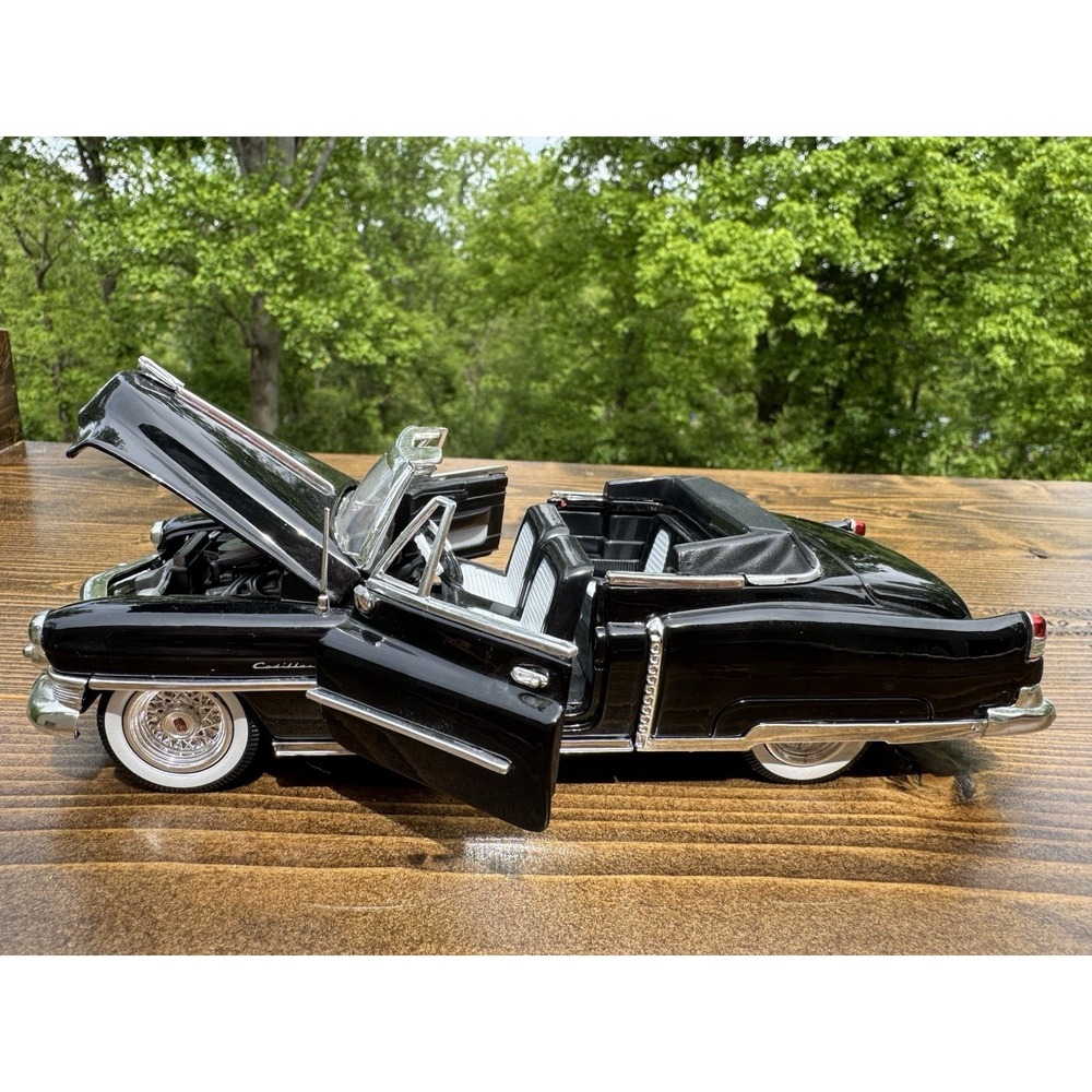 1952 Cadillac Convertible Diecast 1:18 Black Series 62 Opening Doors Hood
